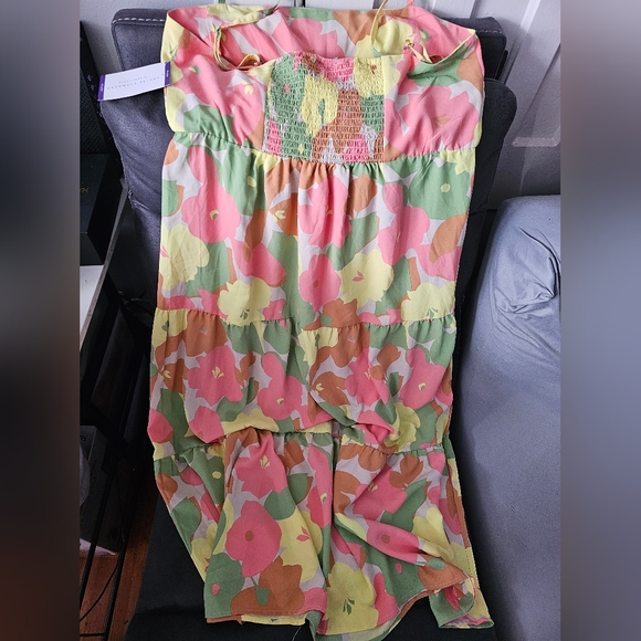 Smocked Back Dres - Picture 3 of 4